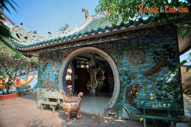 Giai thoại lạ về ngôi miếu nằm giữa sông ở TP. HCM - Hình 10 Giai thoai la ve ngoi mieu nam giua song o TP. HCM-Hinh-10