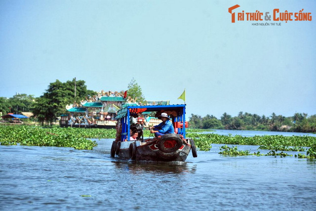 Giai thoại lạ về ngôi miếu nằm giữa sông ở TP. HCM - Hình 2 Giai thoai la ve ngoi mieu nam giua song o TP. HCM-Hinh-2