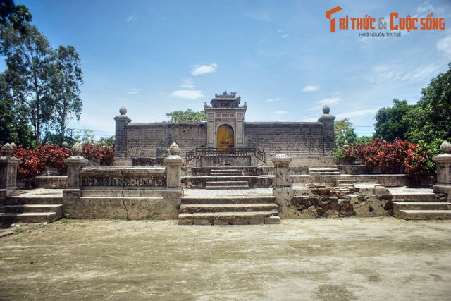 Thuyết phong thủy ẩn giấu trong lăng mộ mẹ vua Khải Định - Hình 4 Thuyet phong thuy an giau trong lang mo me vua Khai Dinh-Hinh-4