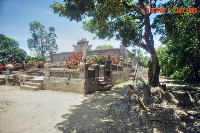 Thuyết phong thủy ẩn giấu trong lăng mộ mẹ vua Khải Định - Hình 3 Thuyet phong thuy an giau trong lang mo me vua Khai Dinh-Hinh-3
