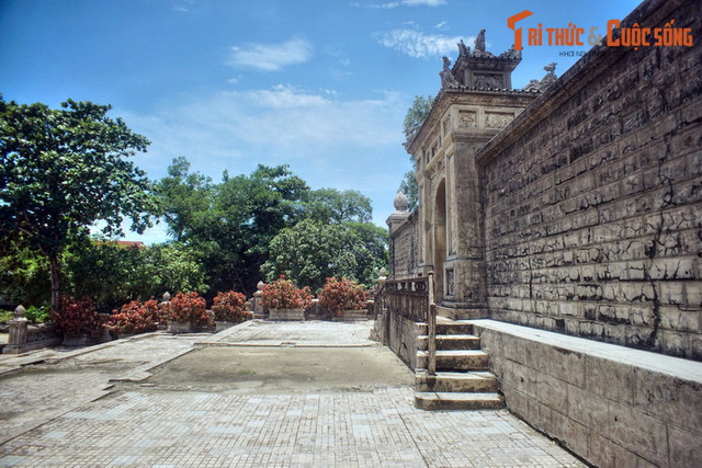 Thuyết phong thủy ẩn giấu trong lăng mộ mẹ vua Khải Định - Hình 8 Thuyet phong thuy an giau trong lang mo me vua Khai Dinh-Hinh-8