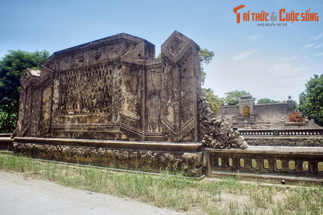 Thuyết phong thủy ẩn giấu trong lăng mộ mẹ vua Khải Định Thuyet phong thuy an giau trong lang mo me vua Khai Dinh