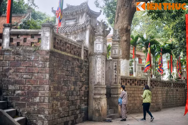 Canh quan an tuong cua ngoi den tran giu phia Tay Ha Noi-Hinh-6