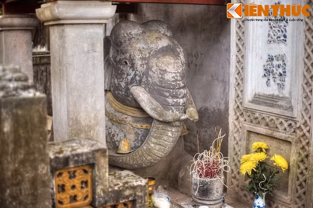 Canh quan an tuong cua ngoi den tran giu phia Tay Ha Noi-Hinh-3