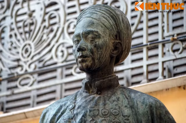 Dieu bat ngo ve nha bac hoc Viet Nam sieu ngoai ngu Truong Vinh Ky-Hinh-6