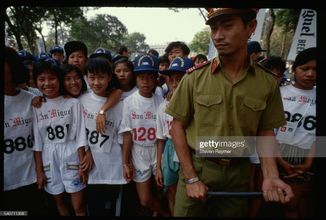 TP. HCM những năm 1990 cực sinh động qua ảnh của Steven Raymer - Hình 8 TP. HCM nhung nam 1990 cuc sinh dong qua anh cua Steven Raymer-Hinh-8