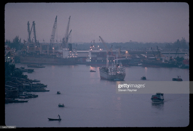 TP. HCM những năm 1990 cực sinh động qua ảnh của Steven Raymer - Hình 11 TP. HCM nhung nam 1990 cuc sinh dong qua anh cua Steven Raymer-Hinh-11