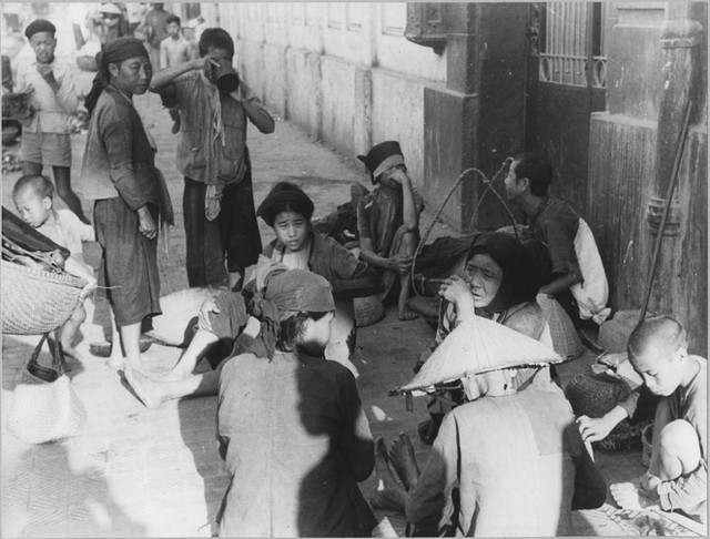 Chợ Đồng Xuân thập niên 1950 cực sôi động - Hình 2 Cho Dong Xuan thap nien 1950 cuc soi dong-Hinh-2