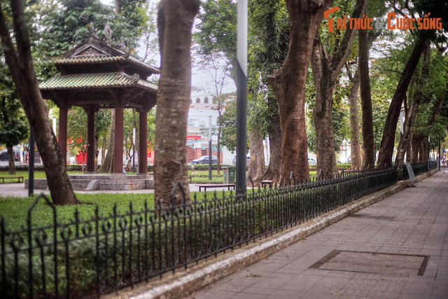 Cận cảnh công trình cổ xưa bí ẩn trong Vườn hoa Lê Nin ở Hà Nội Can canh cong trinh co xua bi an trong Vuon hoa Le Nin o Ha Noi