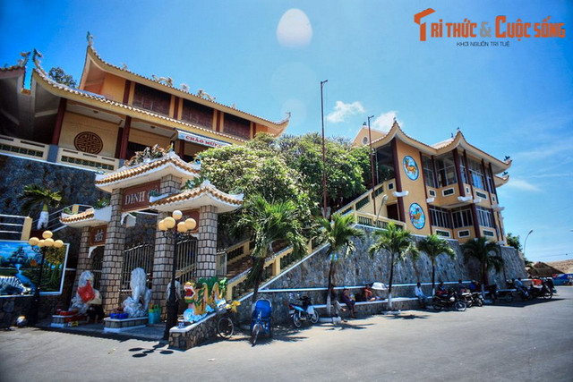 Những dinh thờ gắn với truyền thuyết kỳ bí nổi tiếng Việt Nam Nhung dinh tho gan voi truyen thuyet ky bi noi tieng Viet Nam