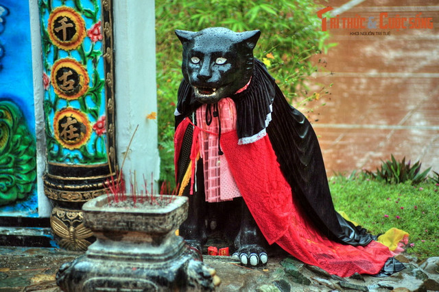 Những dinh thờ gắn với truyền thuyết kỳ bí nổi tiếng Việt Nam - Hình 9 Nhung dinh tho gan voi truyen thuyet ky bi noi tieng Viet Nam-Hinh-9