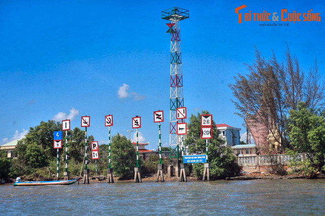 Cuộc sống trên sông nước tuyệt vời của Cà Mau - Hình 2 Cuoc song tren song nuoc tuyet voi cua Ca Mau-Hinh-2