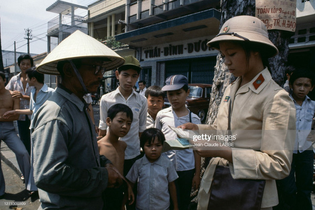 Loạt ảnh khó quên về Việt Nam năm 1978 của nữ nhiếp ảnh gia Pháp - Hình 4 Loat anh kho quen ve Viet Nam nam 1978 cua nu nhiep anh gia Phap-Hinh-4