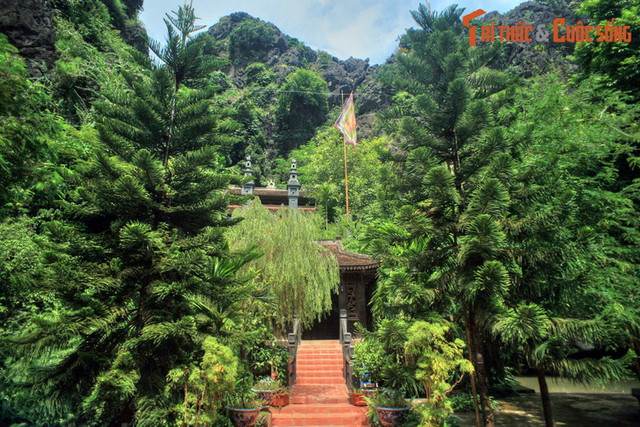 Cố đô Hoa Lư với những địa điểm cực tâm linh nên ghé thăm - Hình 6 Co do Hoa Lu voi nhung dia diem cuc tam linh nen ghe tham-Hinh-6