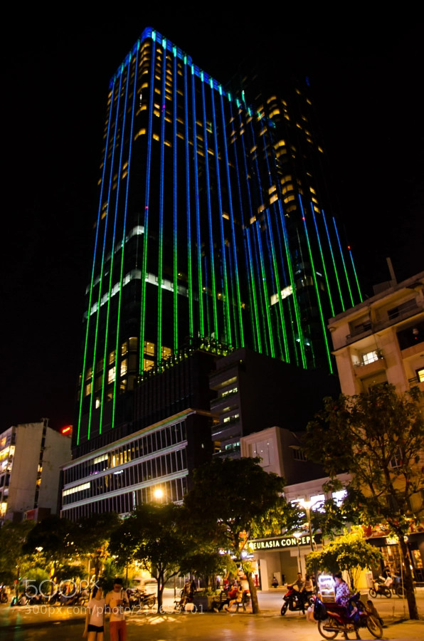 Choáng ngợp vẻ đẹp Sài Gòn ban đêm qua ống kính nhiếp ảnh gia quốc tế - Hình 9 Choang ngop ve dep Sai Gon ban dem qua ong kinh nhiep anh gia quoc te-Hinh-9