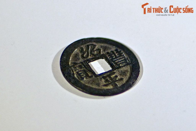 Bộ sưu tập cổ vật đỉnh cao thời Trần lớn nhất Sài Gòn - Hình 14 Bo suu tap co vat dinh cao thoi Tran lon nhat Sai Gon-Hinh-14