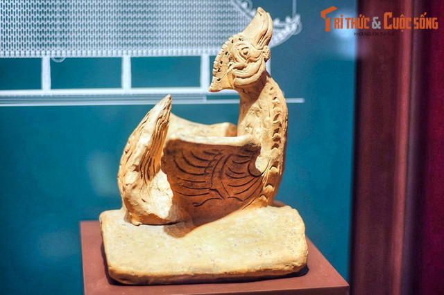 Bộ sưu tập cổ vật đỉnh cao thời Trần lớn nhất Sài Gòn - Hình 12 Bo suu tap co vat dinh cao thoi Tran lon nhat Sai Gon-Hinh-12