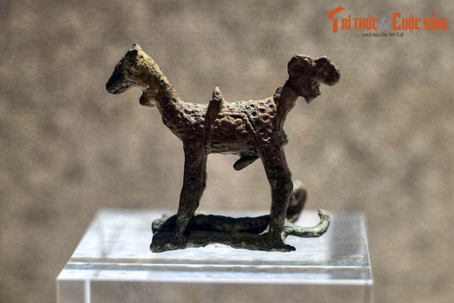 Cận cảnh 10 bảo vật quốc gia bằng đồng của Việt Nam Can canh 10 bao vat quoc gia bang dong cua Viet Nam