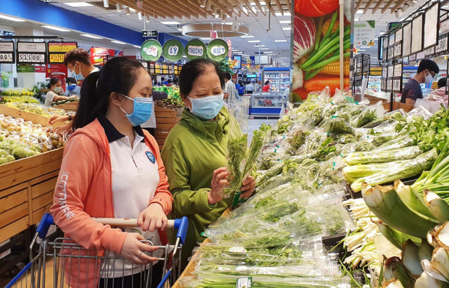 Giảm thuế VAT về 8%: Tiêu dùng có thoát cảnh ảm đạm? Giam thue VAT ve 8%: Tieu dung co thoat canh am dam?