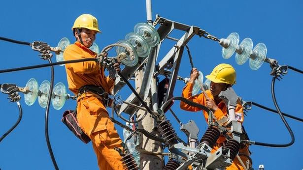 Trách nhiệm EVN ở đâu khi đến mùa nắng nóng là thiếu điện? Trach nhiem EVN o dau khi den mua nang nong la thieu dien?