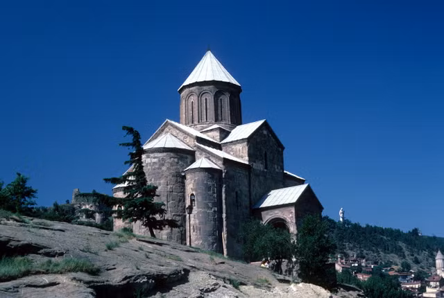 Kham pha cuoc song muon mau o dat nuoc Gruzia thoi Lien Xo-Hinh-13