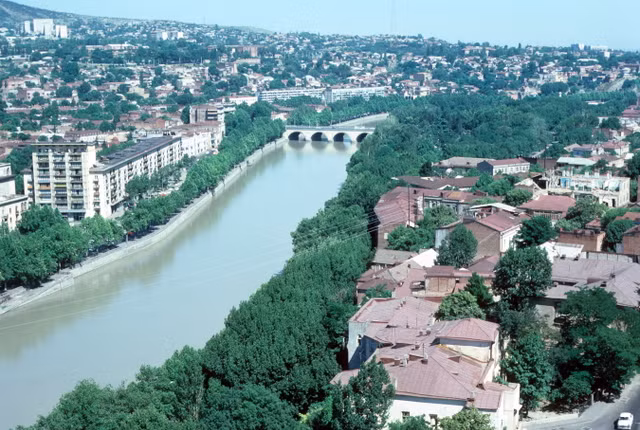 Kham pha cuoc song muon mau o dat nuoc Gruzia thoi Lien Xo-Hinh-11