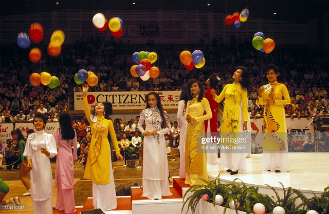 Dàn người đẹp khoe dáng ở TP. HCM năm 1991 qua loạt ảnh quý Dan nguoi dep khoe dang o TP. HCM nam 1991 qua loat anh quy