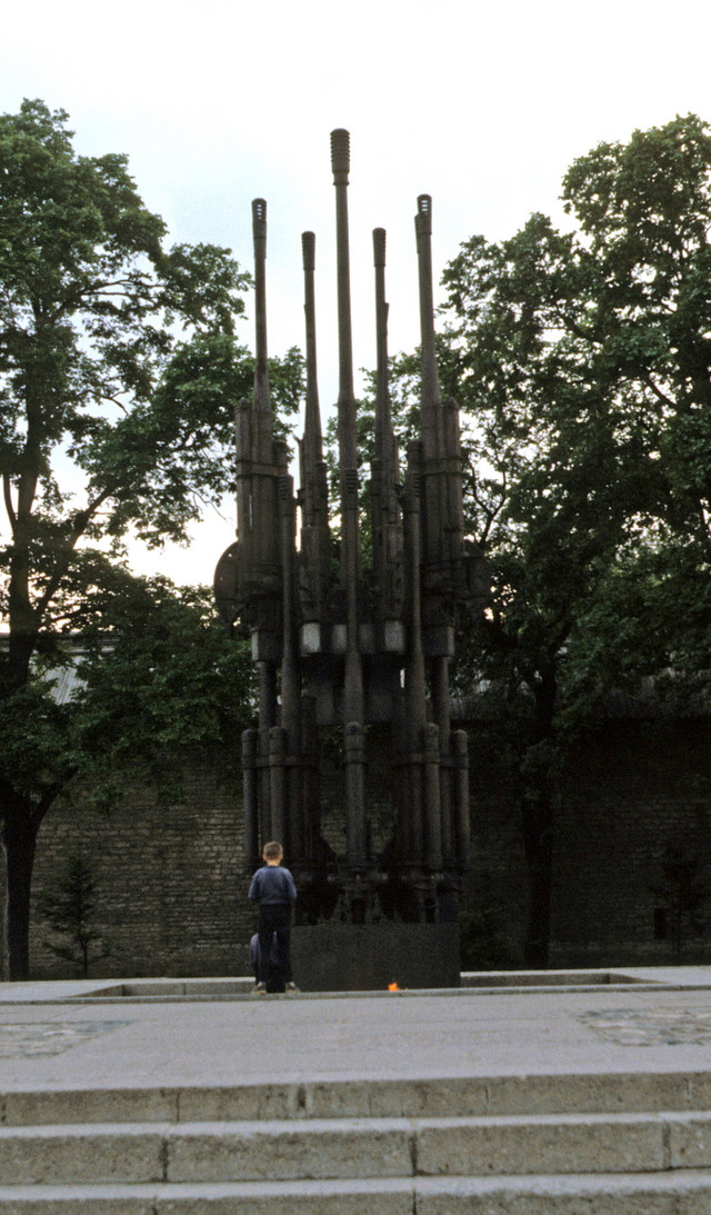 Bất ngờ vẻ đẹp của thành cổ Pskov, Liên Xô năm 1985 - Hình 14 Bat ngo ve dep cua thanh co Pskov, Lien Xo nam 1985-Hinh-14