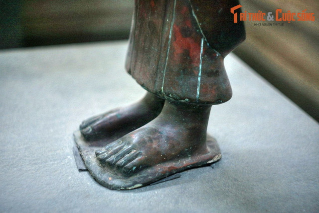 Khám phá những bảo vật trăm tuổi mang vẻ đẹp người phụ nữ Việt Nam - Hình 12 Kham pha nhung bao vat tram tuoi mang ve dep nguoi phu nu Viet Nam-Hinh-12