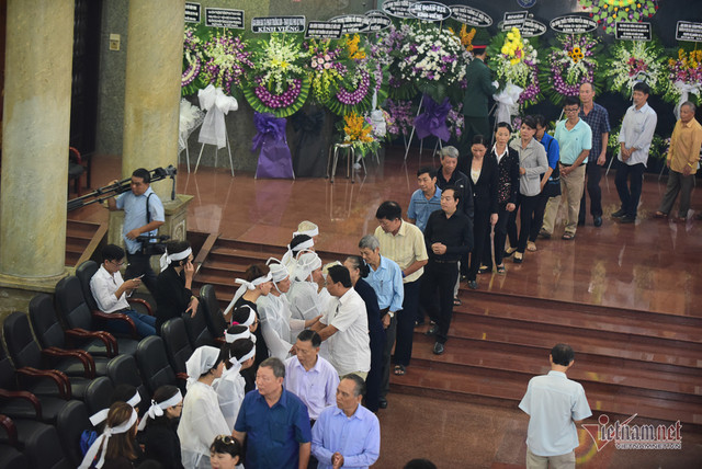 Anh hùng phi công Nguyễn Văn Bảy đã về đất mẹ Đồng Tháp - Hình 11 Anh hung phi cong Nguyen Van Bay da ve dat me Dong Thap-Hinh-11