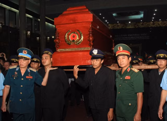 Anh hung phi cong Nguyen Van Bay da ve dat me Dong Thap-Hinh-12