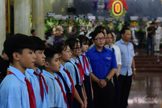 Anh hùng phi công Nguyễn Văn Bảy đã về đất mẹ Đồng Tháp - Hình 9 Anh hung phi cong Nguyen Van Bay da ve dat me Dong Thap-Hinh-9