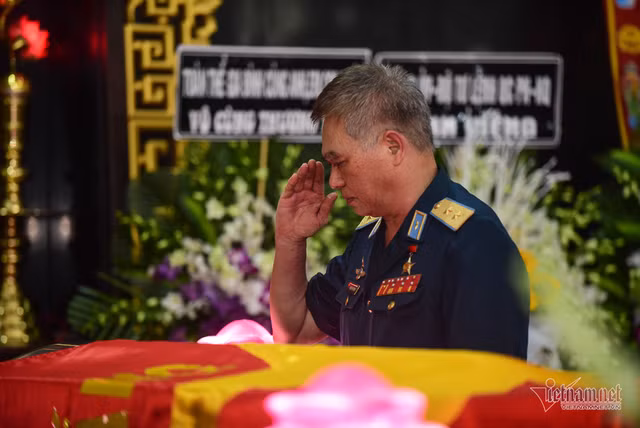 Anh hung phi cong Nguyen Van Bay da ve dat me Dong Thap-Hinh-8