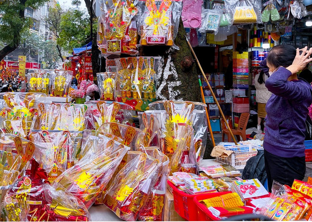 Soi dong thi truong do le ong Cong, ong Tao