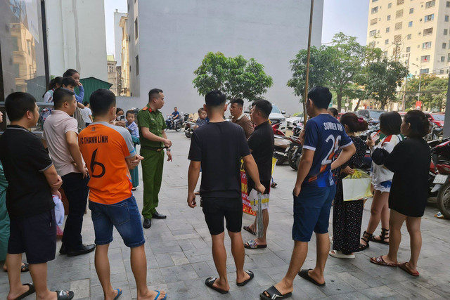 Cư dân chung cư ở Nghệ An mòn mỏi đòi quyền lợi - Hình 4 Cu dan chung cu o Nghe An mon moi doi quyen loi-Hinh-4