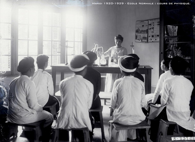 Ảnh hiếm về thuở sơ khai của những ngôi trường cổ nhất Hà Nội - Hình 15 Anh hiem ve thuo so khai cua nhung ngoi truong co nhat Ha Noi-Hinh-15