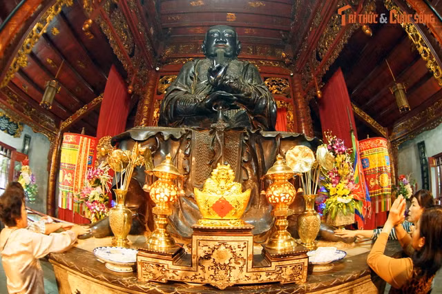 Kham pha 5 dia diem tam linh noi tieng gan voi dao Lao o Ha Noi-Hinh-3