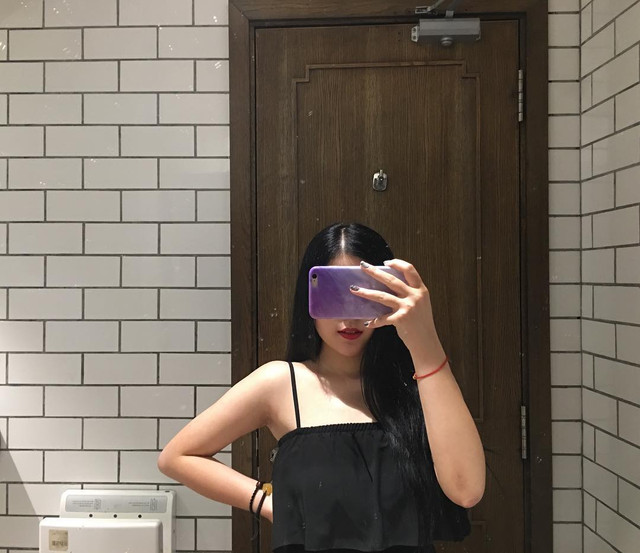 Tin mới nhất vụ hotgirl lễ tân lộ clip quan hệ cùng bạn trai ở cầu thang - Hình 19 Tin moi nhat vu hotgirl le tan lo clip quan he cung ban trai o cau thang-Hinh-19