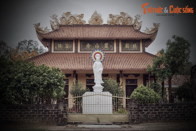 Chi tiết về 2 pho tượng mới được công nhận Bảo vật quốc gia Chi tiet ve 2 pho tuong moi duoc cong nhan Bao vat quoc gia
