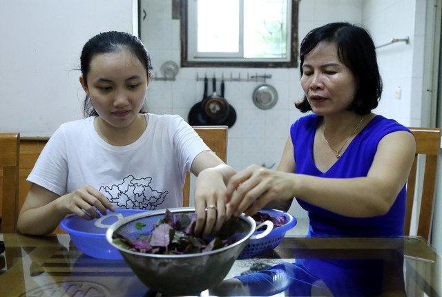 Điểm danh thủ khoa các khối kỳ thi THPT 2019 toàn "trai tài gái sắc" - Hình 7 Diem danh thu khoa cac khoi ky thi THPT 2019 toan