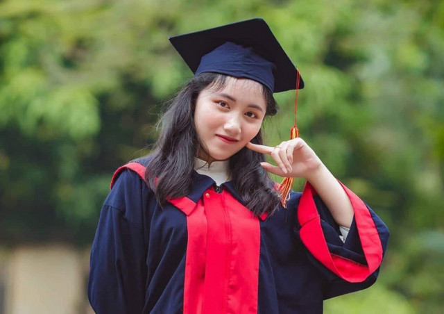 Điểm danh thủ khoa các khối kỳ thi THPT 2019 toàn "trai tài gái sắc" - Hình 8 Diem danh thu khoa cac khoi ky thi THPT 2019 toan