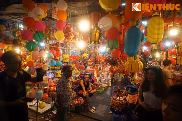 Thuong ngoan khong khi Trung thu o con pho noi tieng nhat Viet Nam-Hinh-5