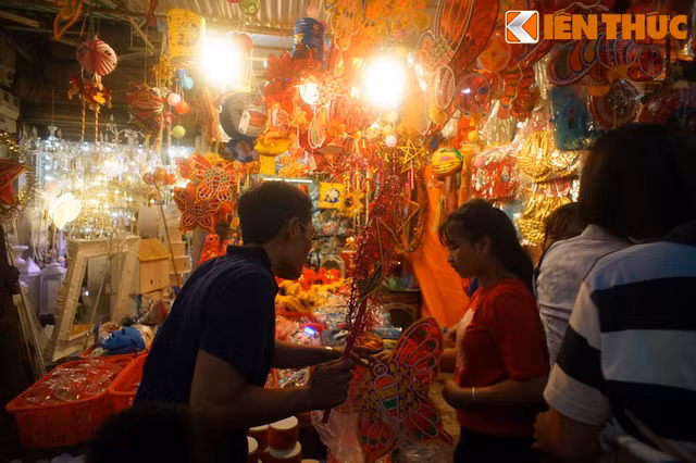 Thuong ngoan khong khi Trung thu o con pho noi tieng nhat Viet Nam-Hinh-10