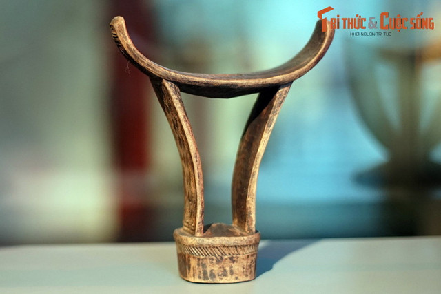 Bộ sưu tập gối đầu "nhiệm màu" của thổ dân châu Phi - Hình 2 Bo suu tap goi dau