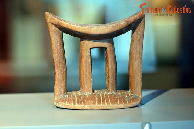 Bộ sưu tập gối đầu "nhiệm màu" của thổ dân châu Phi - Hình 4 Bo suu tap goi dau