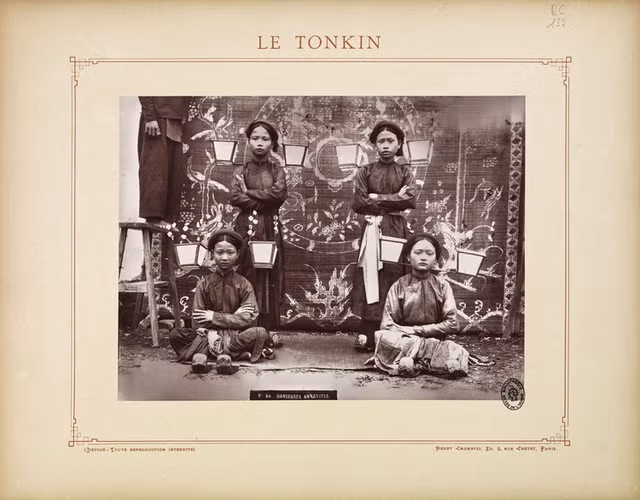 Thu vi chan dung nguoi Viet 100 nam truoc qua ong kinh Tay