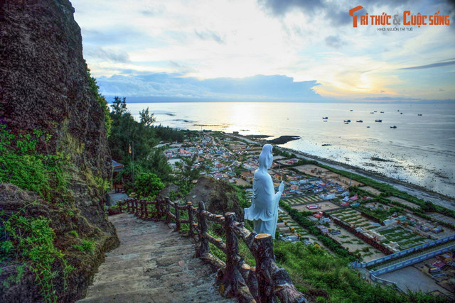 Những ngôi chùa có tầm nhìn ra biển tuyệt đẹp ở Việt Nam - Hình 14 Nhung ngoi chua co tam nhin ra bien tuyet dep o Viet Nam-Hinh-14