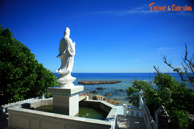 Những ngôi chùa có tầm nhìn ra biển tuyệt đẹp ở Việt Nam - Hình 12 Nhung ngoi chua co tam nhin ra bien tuyet dep o Viet Nam-Hinh-12