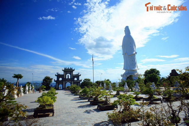 Những ngôi chùa có tầm nhìn ra biển tuyệt đẹp ở Việt Nam - Hình 2 Nhung ngoi chua co tam nhin ra bien tuyet dep o Viet Nam-Hinh-2