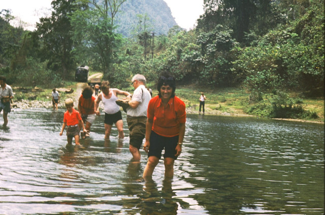 Ảnh hiếm người Tây trải nghiệm cuộc sống ở nông thôn Việt Nam thâp niên 1970 Anh hiem nguoi Tay trai nghiem cuoc song o nong thon Viet Nam thap nien 1970